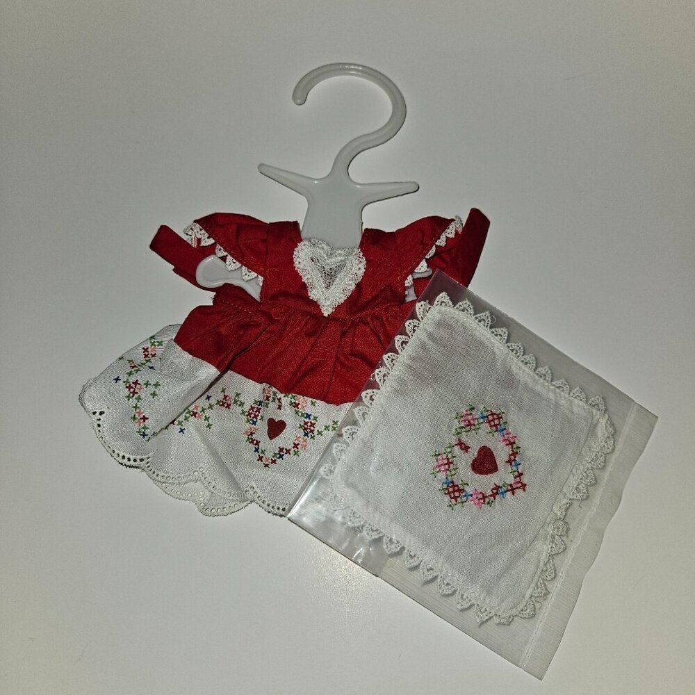 NOS Muffy Collection 5146 Hearts & Flowers Red White Dress Handkerchief 1996